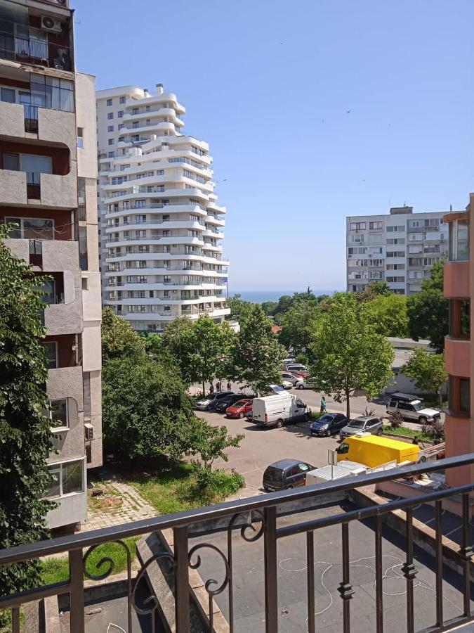 Flora Beach Apartaments Burgas Ngoại thất bức ảnh