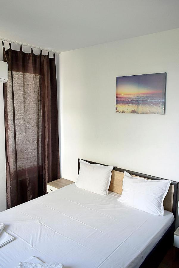 Flora Beach Apartaments Burgas Ngoại thất bức ảnh
