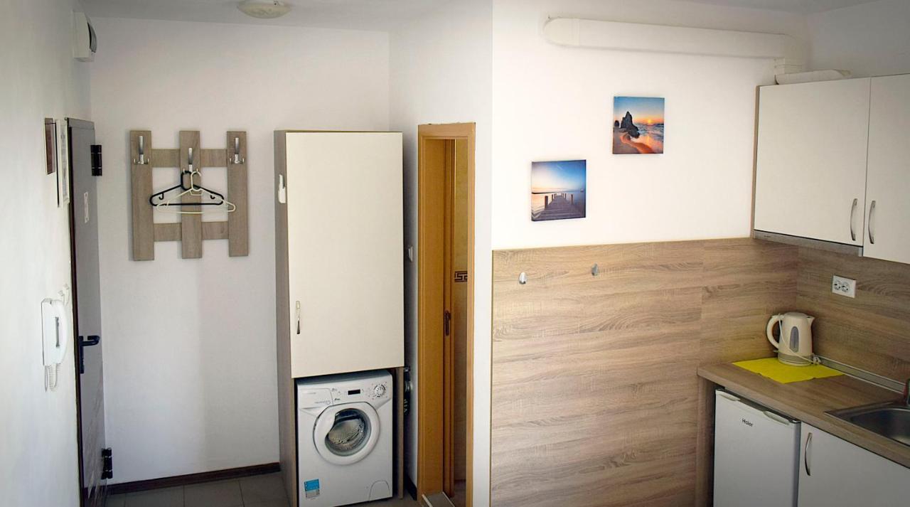 Flora Beach Apartaments Burgas Ngoại thất bức ảnh