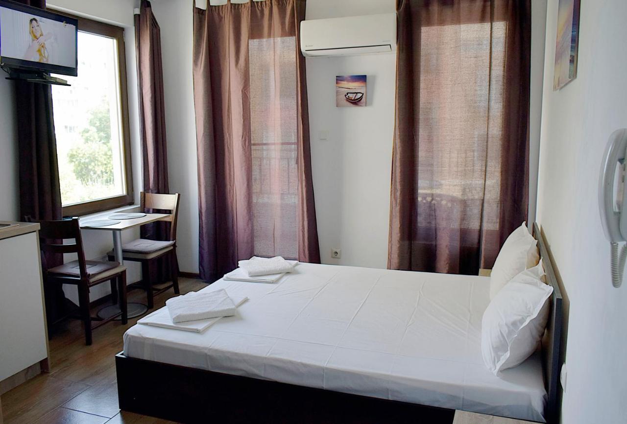 Flora Beach Apartaments Burgas Ngoại thất bức ảnh